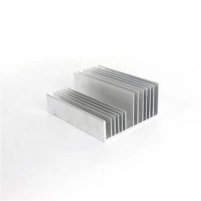 Disipador de calor de aluminio extruido con aletas asimétricas: soluciones térmicas personalizadas para electrónica de potencia