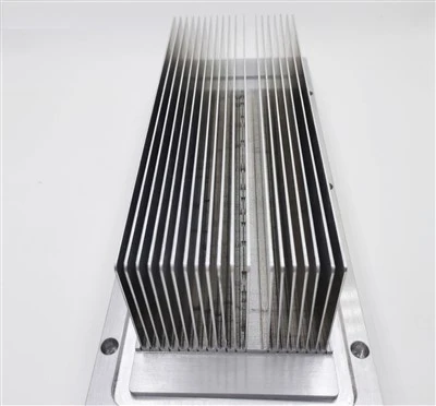 Disipadores de calor con aletas insertadas de precisión|Gestión térmica personalizada, versátil y rentable-efectiva